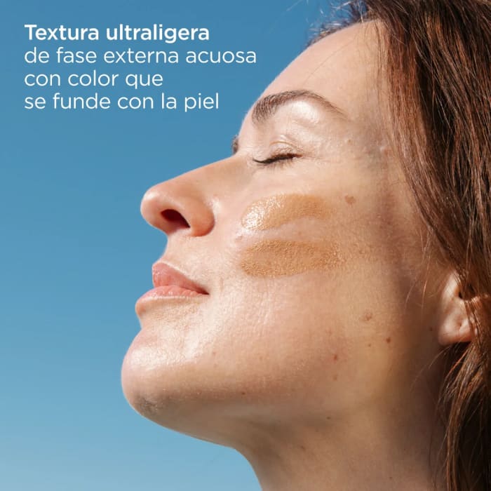 ISDIN Protector Solar Facial con Color Triple Acción Anti-Edad - Fusion Water MAGIC Repair SPF 50